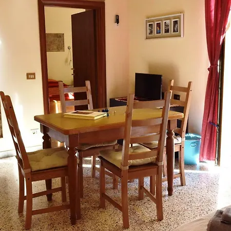 Appartement Via Capo D'africa 19 *